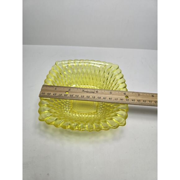 VTG Diamond Point Indiana Glass Bright Clear Yellow Candy Nut Dish 6.5" SQUARE - Picture 2 of 4